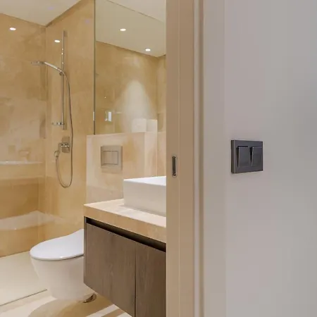 Luxury Golden Mile - 5 Bed & Open Sea View Apartment *