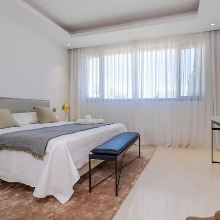 Luxury Golden Mile - 5 Bed & Open Sea View Apartment Marbella