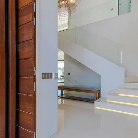 Apartment Luxury Golden Mile - 5 Bed & Open Sea View Marbella