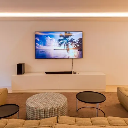 Luxury Golden Mile - 5 Bed & Open Sea View