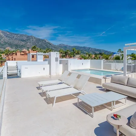 Apartment Luxury Golden Mile - 5 Bed & Open Sea View *