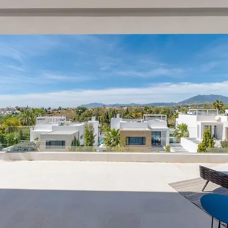 Apartment Luxury Golden Mile - 5 Bed & Open Sea View Marbella