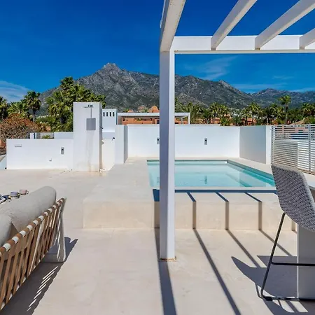 Apartment Luxury Golden Mile - 5 Bed & Open Sea View